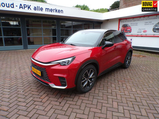 Lexus LBX SUV bij Autobedrijf Bink Tilburg